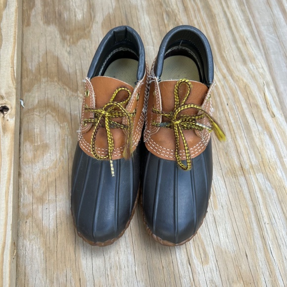 CLASSIC! LL Bean Maine Hunting Shoes 3 Eyelets EUC! Brown Size 7 - Picture 2 of 7